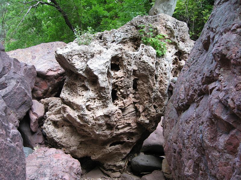 Tonto Natural Bridge 047.jpg